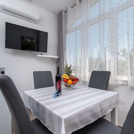 Apartman Niksi Traù Esterno foto