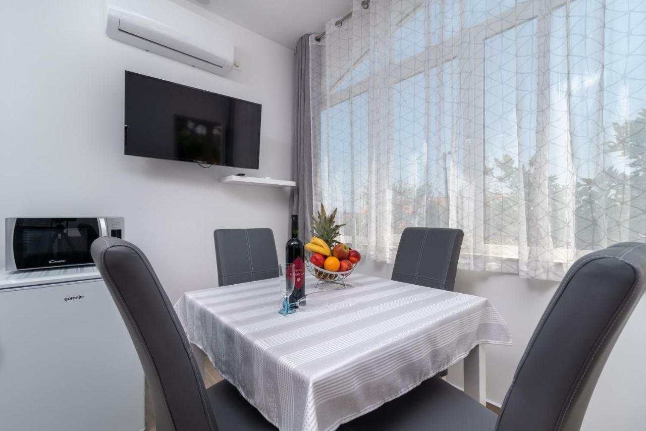 Apartman Niksi Traù Esterno foto