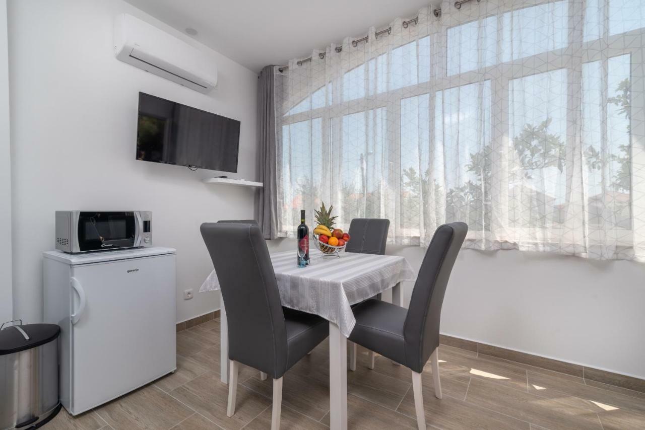 Apartman Niksi Traù Esterno foto