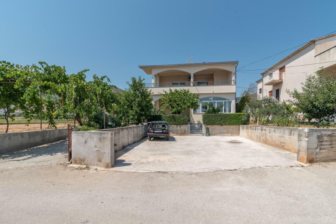 Apartman Niksi Traù Esterno foto