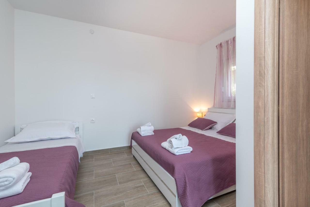 Apartman Niksi Traù Esterno foto